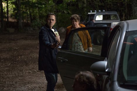 Giovanni Ribisi, Margo Martindale - Sneaky Pete - The Turn - Photos