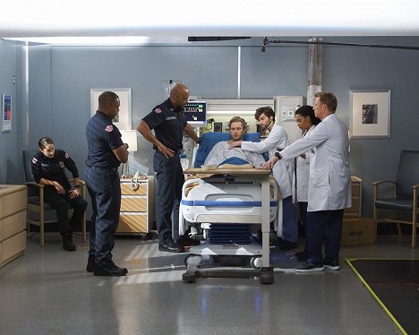 Jaina Lee Ortiz, Jason George, Boris Kodjoe, Brett Tucker, Jake Borelli, Kelly McCreary, Kevin McKidd - Grey's Anatomy - What I Did for Love - Van de set