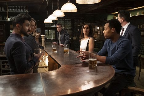 Vir Das, Lauren Cohan, Scott Foley, Ana Ortiz, Tyler James Williams - Whiskey Cavalier - Emma - Filmfotos