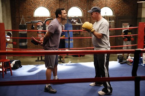 Ricardo Chavira, Mike O'Malley - Welcome to the Family - Dan Finds Out - Photos