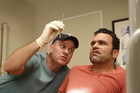 Mike O'Malley, Ricardo Chavira - Welcome to the Family - Dan and Miguel Play Ball - Film