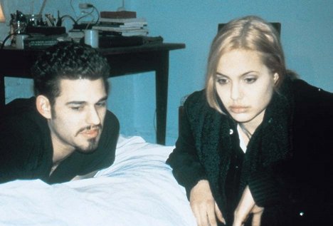 Johnny Whitworth, Angelina Jolie - Zločin a trest v New York City - Z filmu