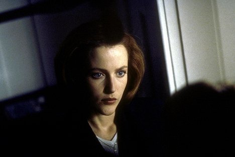 Gillian Anderson - The X-Files - Christmas Carol - Photos