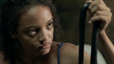 Smashleen Gutiérrez - Ceniza Negra - De la película