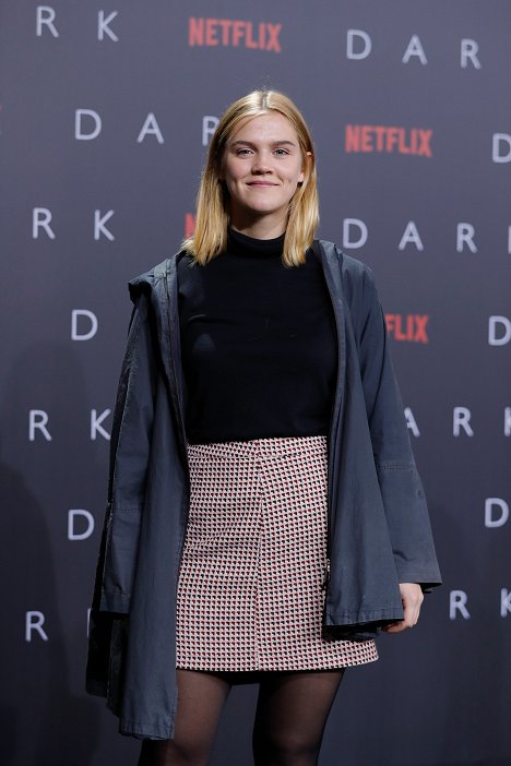 Premiere of the first German Netflix series 'Dark' at Zoo Palast on November 20, 2017 in Berlin, Germany - Nele Trebs - Sötétség - Season 1 - Rendezvények