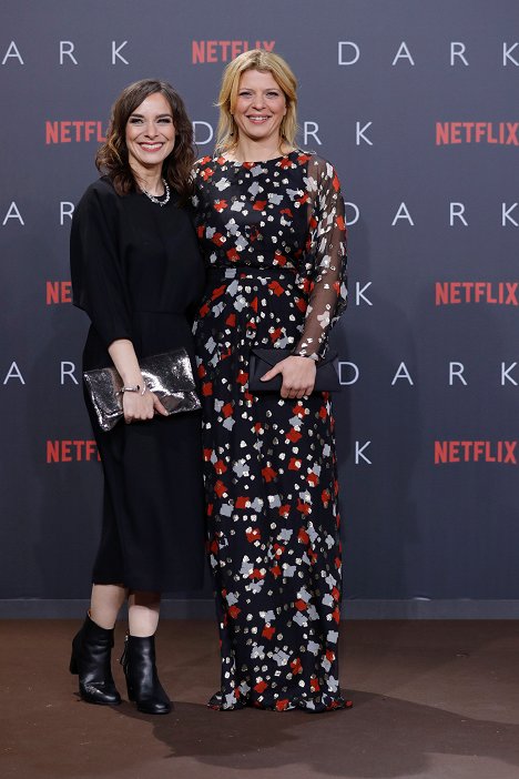 Premiere of the first German Netflix series 'Dark' at Zoo Palast on November 20, 2017 in Berlin, Germany - Jördis Triebel - Dark - Season 1 - Eventos