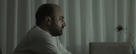 Osman Çınar - Arada - De la película