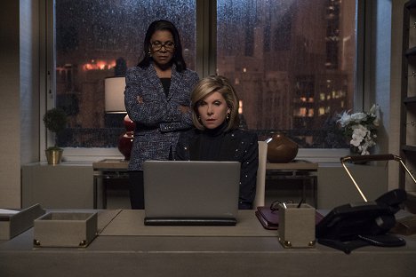 Audra McDonald, Christine Baranski - The Good Fight - The One Where the Sun Comes Out - Van film