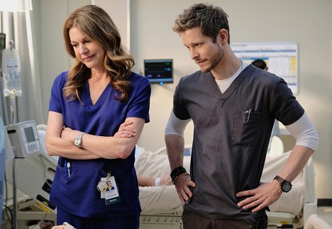 Jane Leeves, Matt Czuchry - The Resident - Virtually Impossible - Photos
