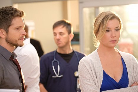 Matt Czuchry, Emily VanCamp - The Resident - After the Fall - Photos