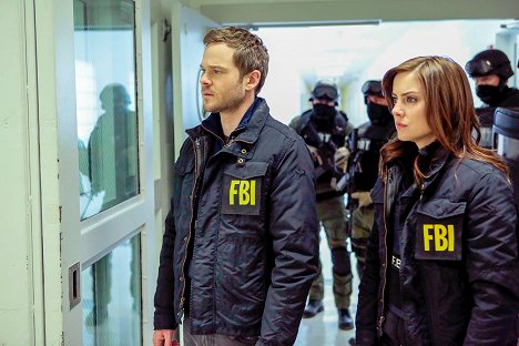 Shawn Ashmore, Jessica Stroup - The Following - Evermore - Photos