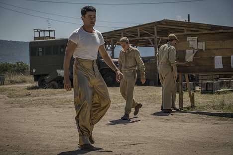 Christopher Abbott - Catch-22 - Episode 6 - Kuvat elokuvasta