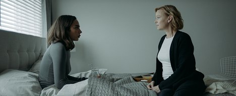 Aurora Perrineau, Samantha Mathis - Do temnoty - Mateřská láska - Z filmu