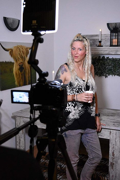 Simone Reilaender - House Party - Z natáčení