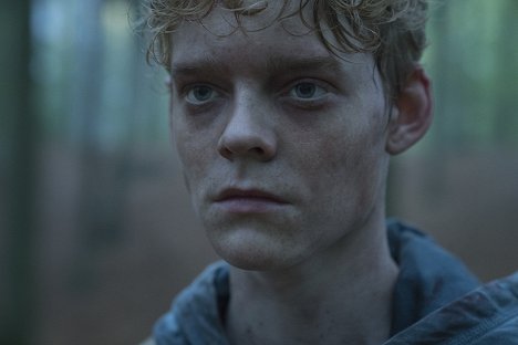 Lucas Lynggaard Tønnesen - The Rain - Trzymaj się blisko przyjaciół - Z filmu