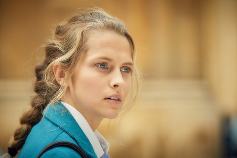 Teresa Palmer - A boszorkányok elveszett könyve - Episode 1 - Filmfotók