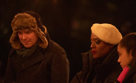 Rory Kinnear, T'Nia Miller, Jade Alleyne - Years and Years - Episode 1 - Film