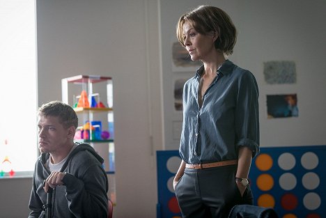 Billy Howle, Helen McCrory - MotherFatherSon - Episode 6 - Photos