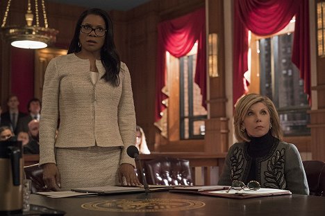 Audra McDonald, Christine Baranski - The Good Fight - The One About the End of the World - Van film