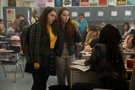 Beanie Feldstein, Kaitlyn Dever - Booksmart - Photos