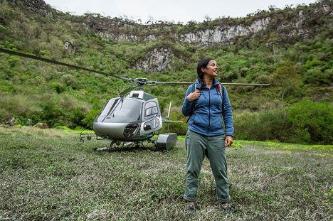 Liz Bonnin - Galapagos - Promo