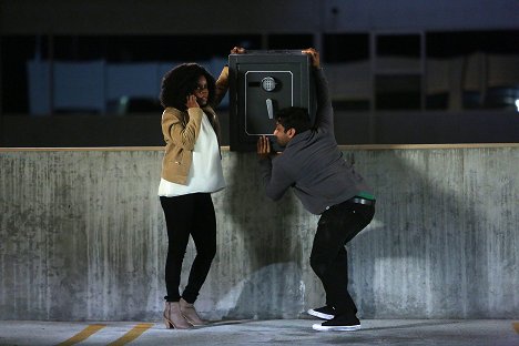 Kelly Jenrette, Ravi Patel - Děda se závazky - Perfect Physical Specimen - Z filmu