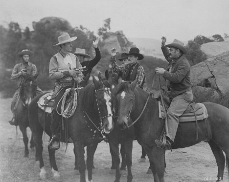 George Houston - The Lone Rider Rides On - Filmfotos