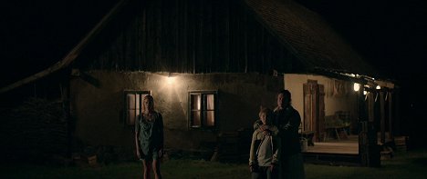 Vivien Rujder, Zoltán Cservák, Anna Györgyi - Pozemšťané - Z filmu