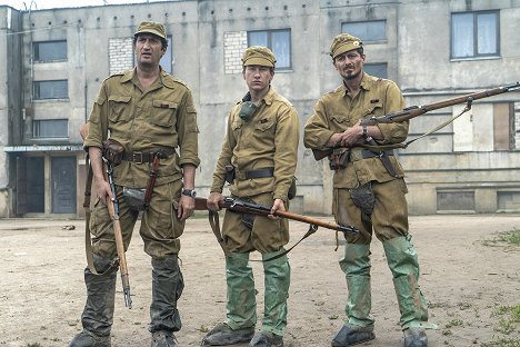 Fares Fares, Barry Keoghan, Alexej Manvelov - Chernobyl - The Happiness of All Mankind - Van film