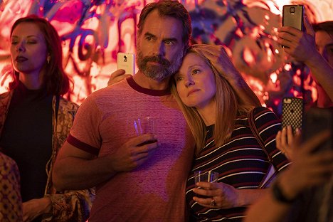 Murray Bartlett, Laura Linney - Výstřední společnost - Spokojený? - Z filmu