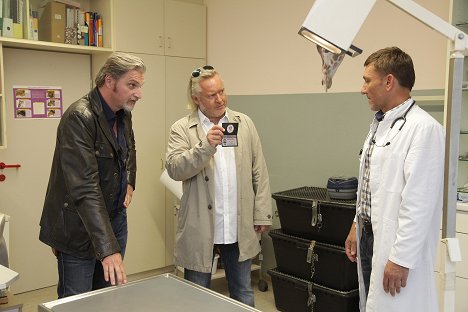 Stefan Jürgens, Gregor Seberg, Helmuth Häusler - SOKO Donau - Freunderlwirtschaft - Filmfotos