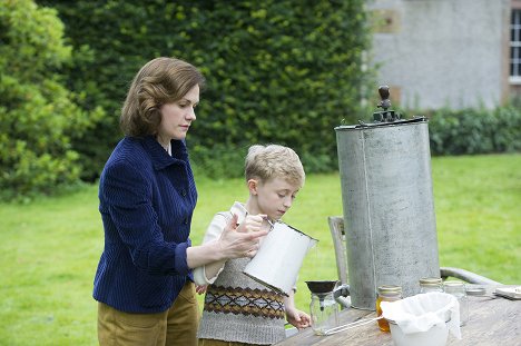 Anna Paquin, Gregor Selkirk - Der Honiggarten - Das Geheimnis - Filmfotos