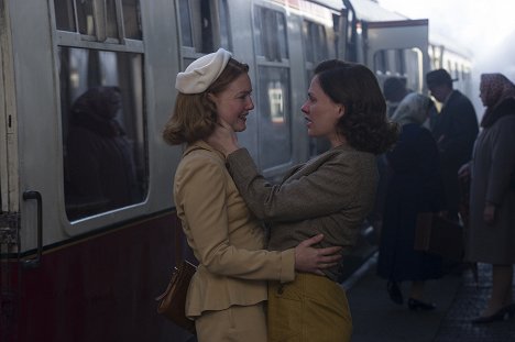 Holliday Grainger, Anna Paquin - Tell It to the Bees - Photos
