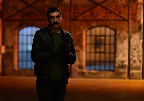 Haydar Koyel - Halka - Ayın Karanlık Yüzü - De la película