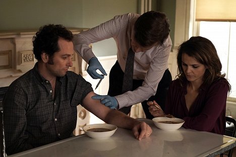 Matthew Rhys, Keri Russell - The Americans - Chloramphenicol - Photos