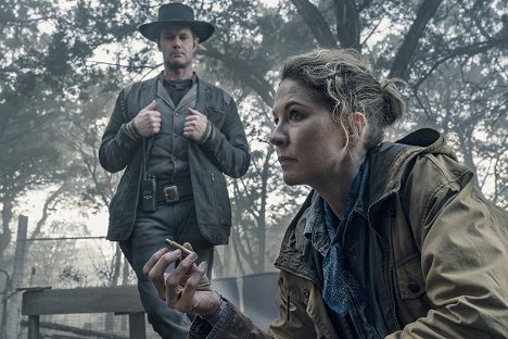 Garret Dillahunt, Jenna Elfman - Fear the Walking Dead - Unvermeidbarer Schmerz - Filmfotos