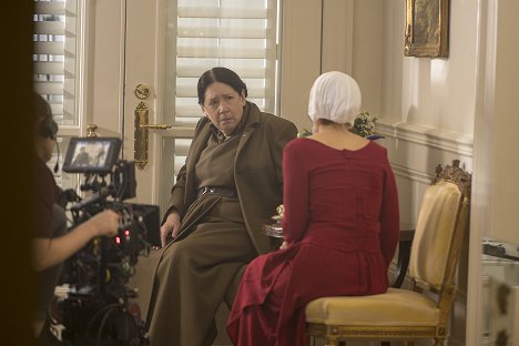 Ann Dowd - The Handmaid's Tale - God Bless the Child - Making of