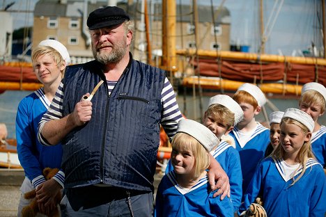 Bjarne Henriksen, Lærke Tuemand - Vater hoch vier - Auf hoher See - Filmfotos
