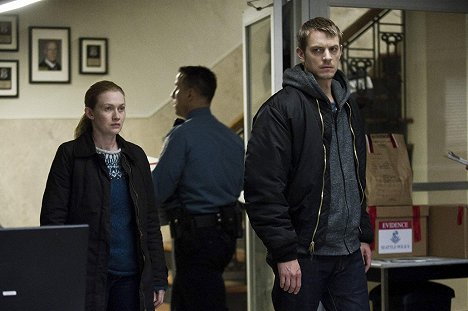 Mireille Enos, Joel Kinnaman - The Killing - Die letzte Reise - Filmfotos