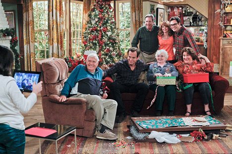 Will Arnett, Beau Bridges, Jayma Mays, Nelson Franklin, Margo Martindale - The Millers - Carol's Parents Are Coming to Town - Van film