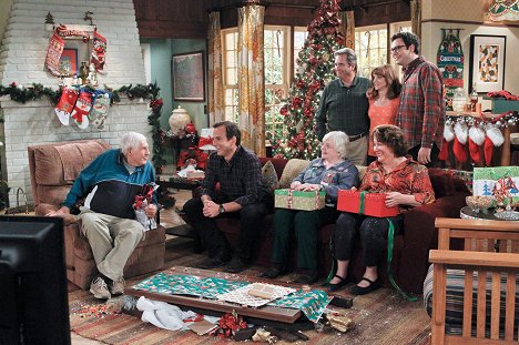 Will Arnett, Beau Bridges, Jayma Mays, Nelson Franklin, Margo Martindale - The Millers - Carol's Parents Are Coming to Town - Photos