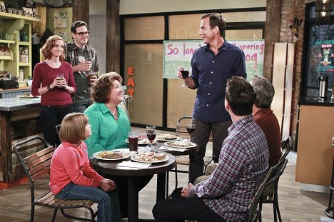 Jayma Mays, Nelson Franklin, Margo Martindale, Will Arnett - The Millers - You Are the Wind Beneath My Wings, Man - Photos