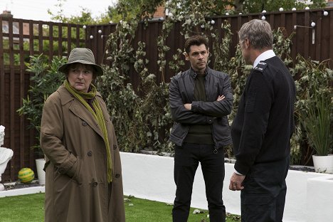 Brenda Blethyn, Kenny Doughty - Vera - Home - Z filmu