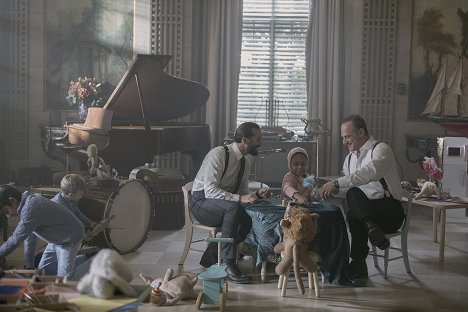 Joseph Fiennes, Christopher Meloni - A szolgálólány meséje - Household - Filmfotók