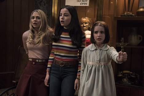 Madison Iseman, Katie Sarife, Mckenna Grace - Annabelle 3: Návrat - Z filmu