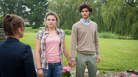 Henriette Hölzel, Aaron Karl - SOKO Wismar - Strawberry Fields - Photos