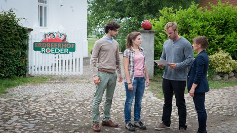 Aaron Karl, Henriette Hölzel, Dominic Boeer, Claudia Schmutzler - SOKO Wismar - Strawberry Fields - Filmfotók