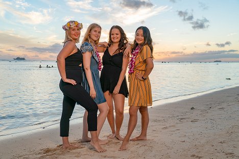 Annika Kangasniemi, Amma Björn, Emma Termonen, Talvikki Eskola - Au pairit Havaijilla - Promokuvat