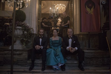 Joseph Fiennes, Elizabeth Reaser, Christopher Meloni - The Handmaid's Tale : La servante écarlate - Sous son œil - Tournage