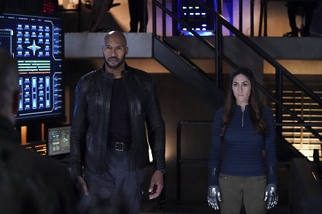 Henry Simmons, Natalia Cordova-Buckley - MARVEL's Agents Of S.H.I.E.L.D. - Sagte ich doch - Filmfotos